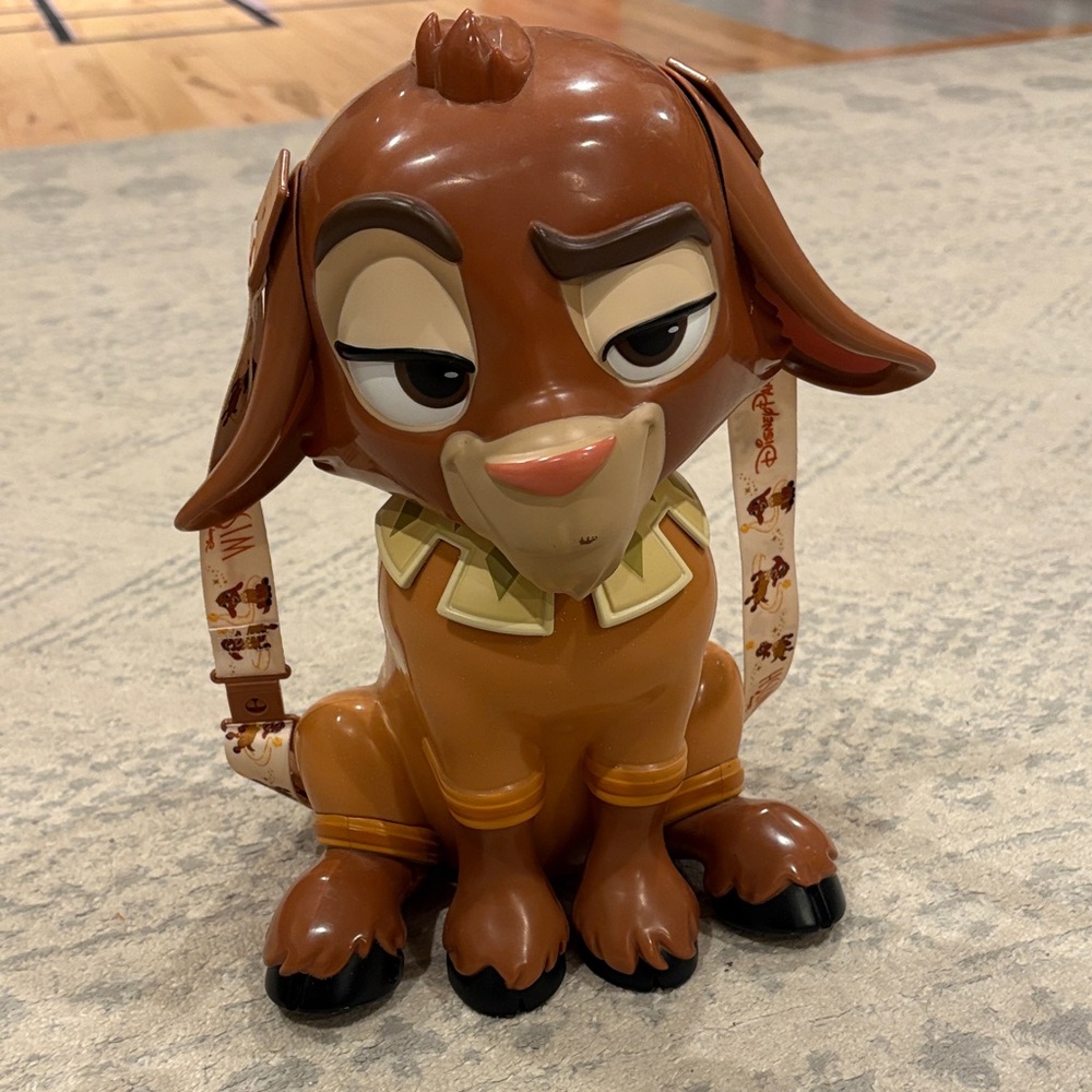 Valentino popcorn bucket